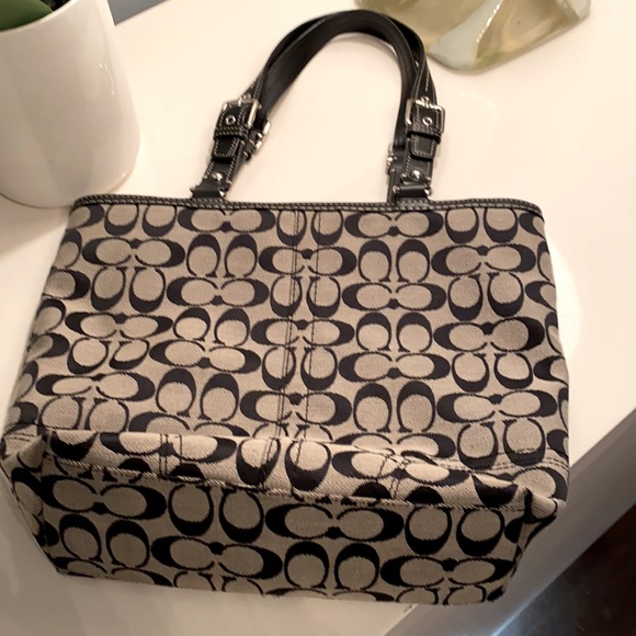 Coach vtg satchel style, black/gray w/ outer pocket, blk leather handles - Picture 4 of 10